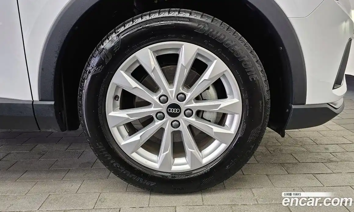 Audi Q3 2023 2.0 Автомат в Москве № 723325, фото 5