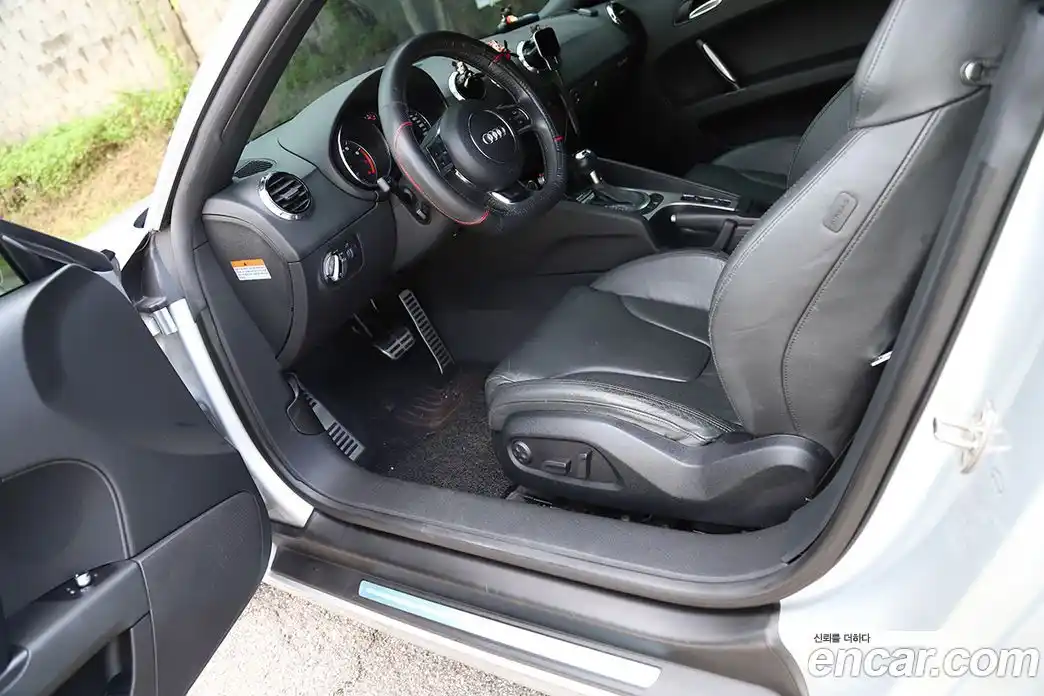 Audi TT 2011 2.0 Автомат в Москве № 723817, фото 15