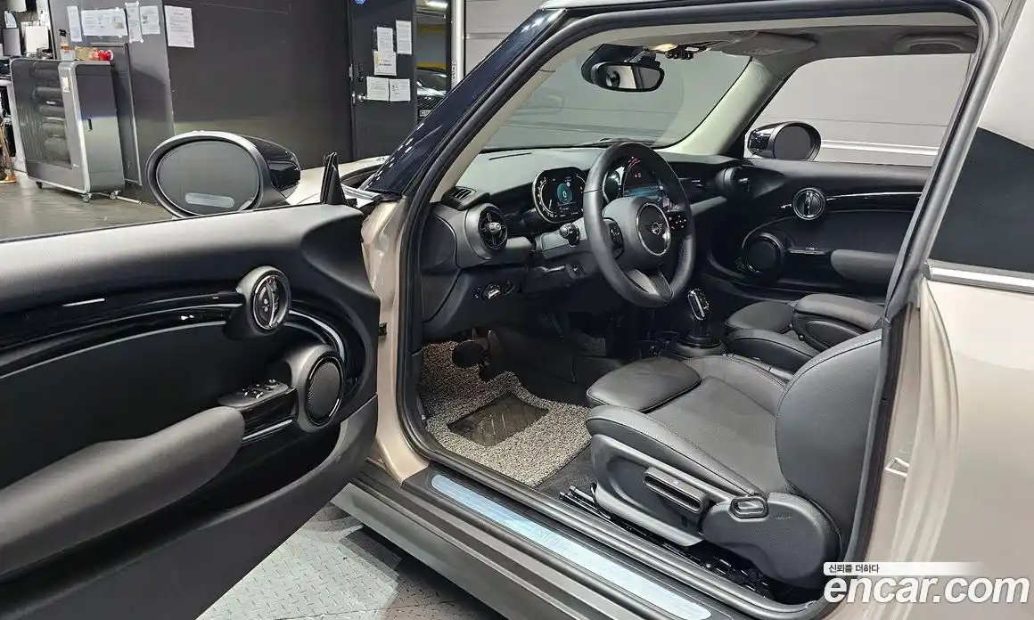 Mini Cooper 2024 1.5 Автомат в Москве № 724761, фото 11