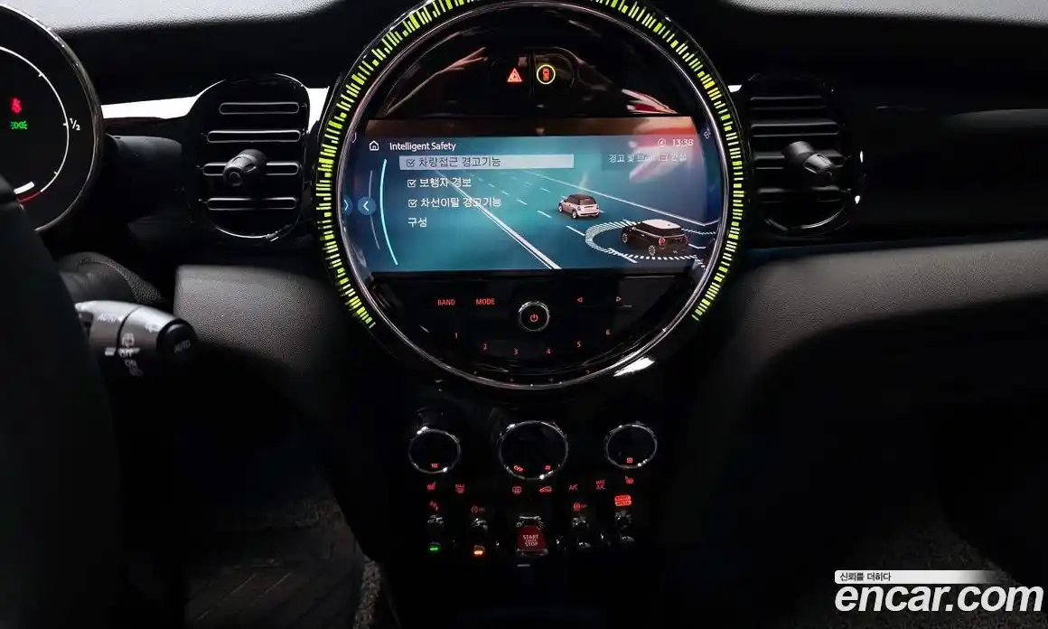 Mini Cooper 2024 1.5 Автомат в Москве № 724761, фото 14