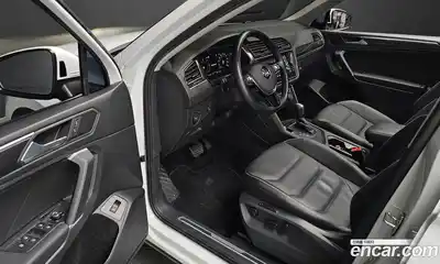 Volkswagen Tiguan 2020 2.0 Автомат в Москве № 725096, миниатюра 11