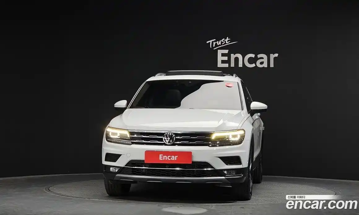 Volkswagen Tiguan 2020 2.0 Автомат в Москве № 725096, фото 3