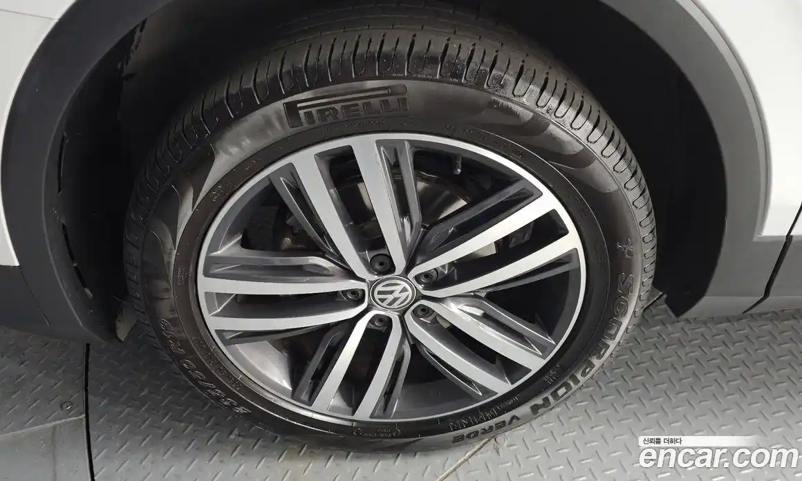 Volkswagen Tiguan 2020 2.0 Автомат в Москве № 725096, фото 5