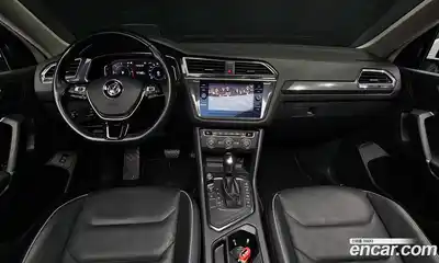 Volkswagen Tiguan 2020 2.0 Автомат в Москве № 725096, миниатюра 7