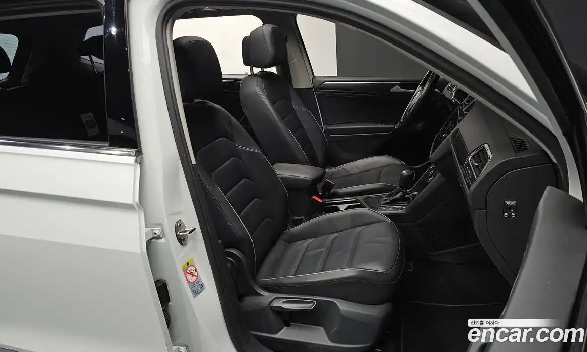 Volkswagen Tiguan 2020 2.0 Автомат в Москве № 725096, фото 10