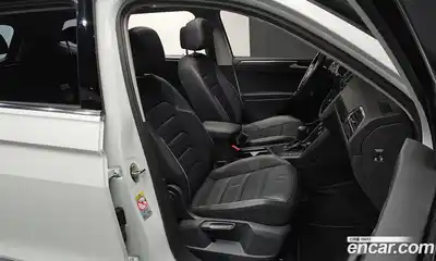 Volkswagen Tiguan 2020 2.0 Автомат в Москве № 725096, миниатюра 10