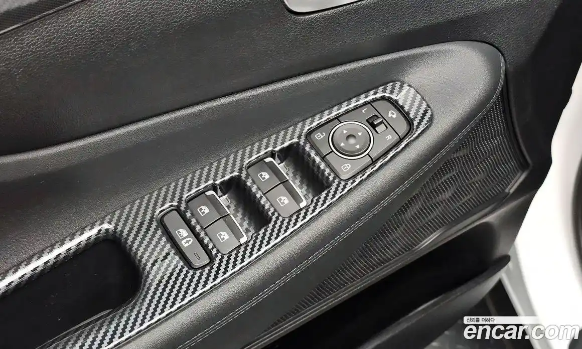 Hyundai Santa Fe 2023 1.6 Автомат в Москве № 745797, фото 17