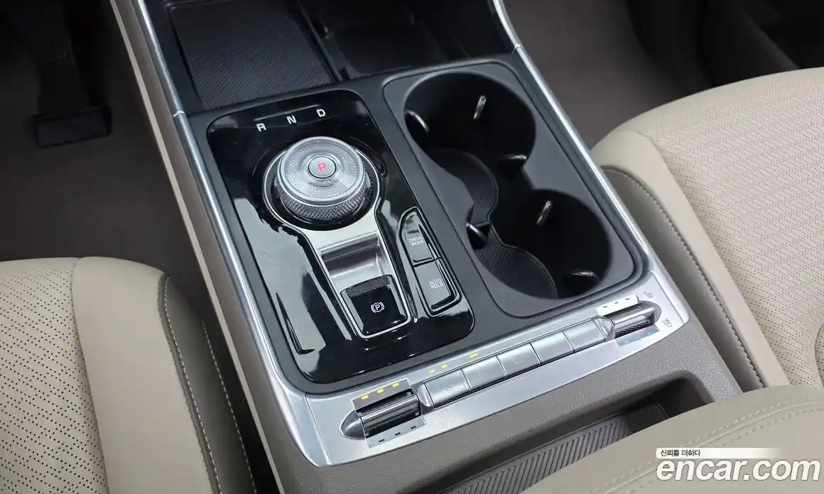 Kia Canival 2024 3.5 Автомат в Москве № 746255, фото 9