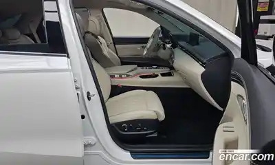 Genesis GV70 2024 2.5 Автомат в Москве № 746634, миниатюра 11