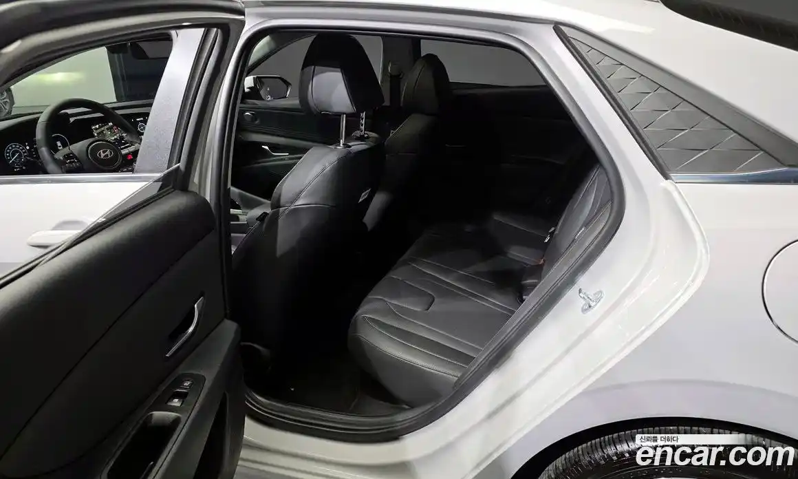 Hyundai Avante 2025 1.6 Автомат в Москве № 756055, фото 11