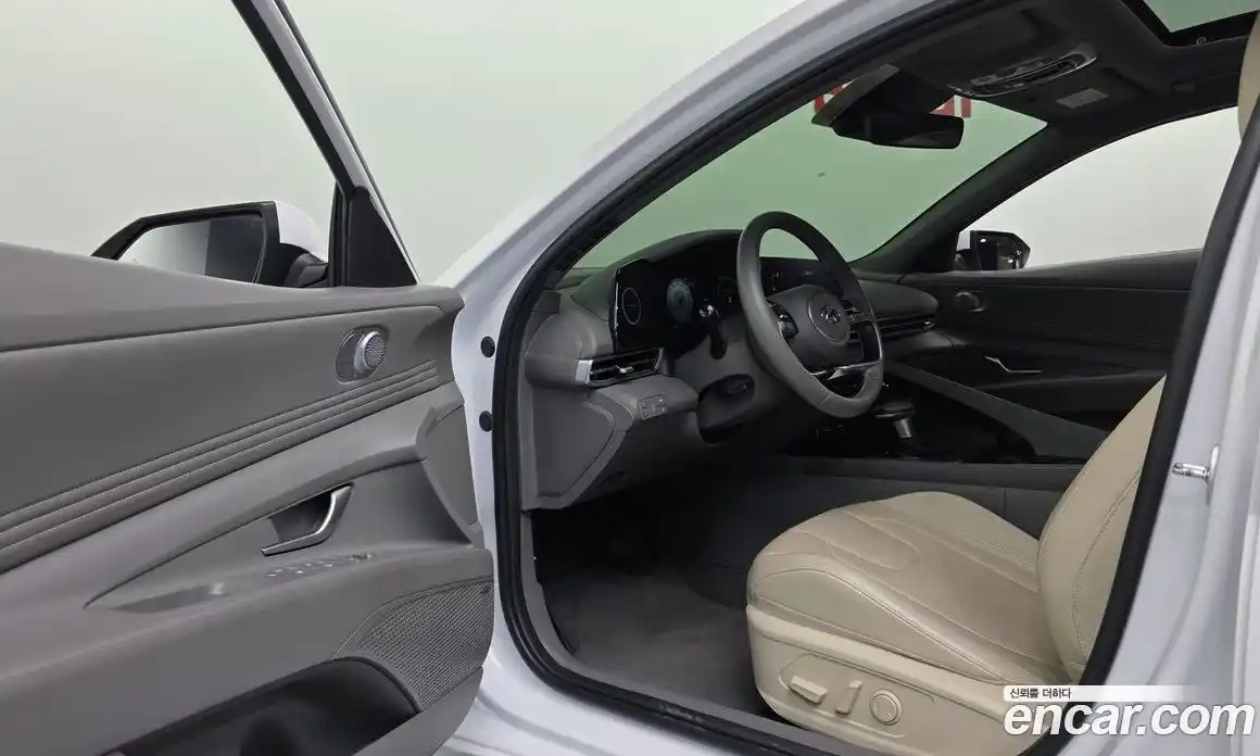 Hyundai Avante 2023 1.6 Автомат в Москве № 756686, фото 12