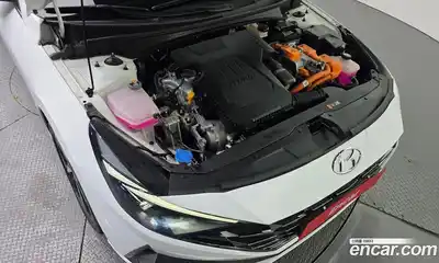 Hyundai Avante 2023 1.6 Автомат в Москве № 756686, миниатюра 6