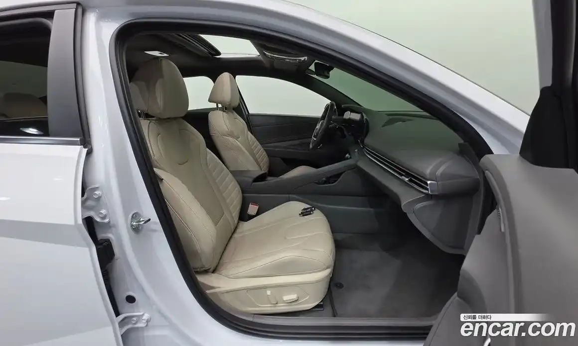 Hyundai Avante 2023 1.6 Автомат в Москве № 756686, фото 10