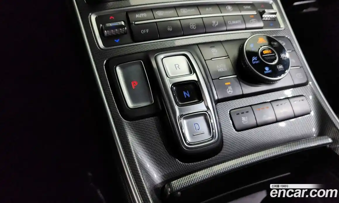 Hyundai Santa Fe 2022 2.2 Автомат в Москве № 756946, фото 9