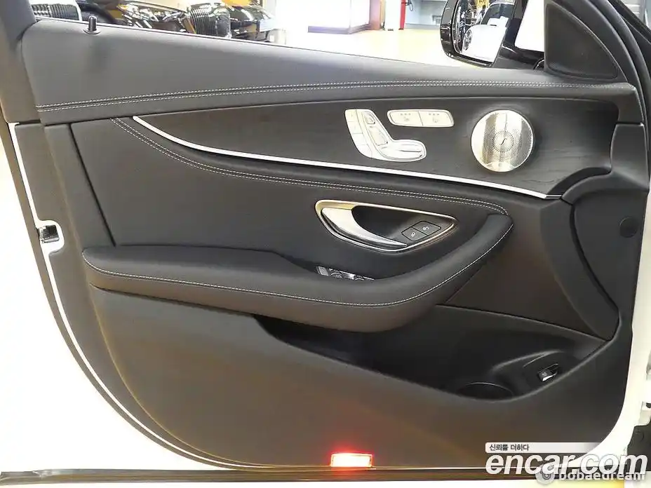 Mercedes-Benz E-Class 2023 1.9 Автомат в Москве № 763778, фото 11