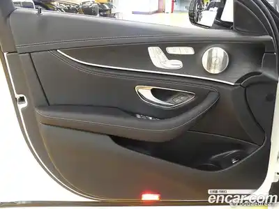 Mercedes-Benz E-Class 2023 1.9 Автомат в Москве № 763778, миниатюра 11