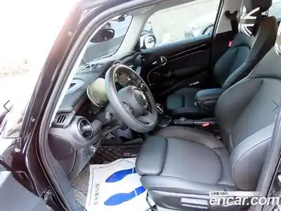 Mini Cooper 2023 1.5 Автомат в Москве № 766331, миниатюра 5