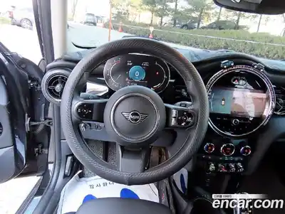 Mini Cooper 2023 1.5 Автомат в Москве № 766331, миниатюра 8