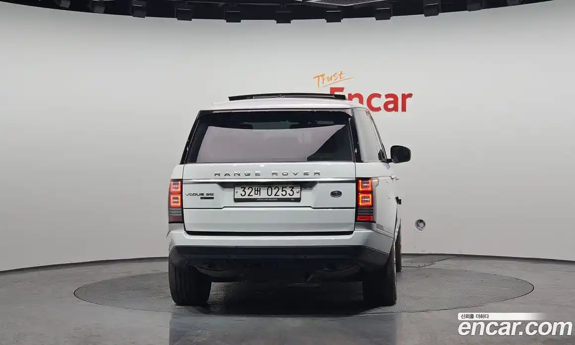 Land Rover Range-Rover 2016 4.4 Автомат в Москве № 166290, фото 4