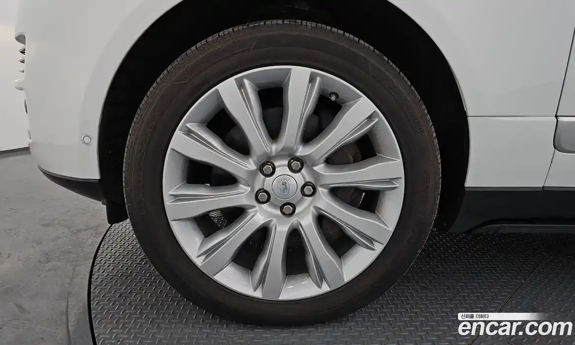 Land Rover Range-Rover 2016 4.4 Автомат в Москве № 166290, фото 5