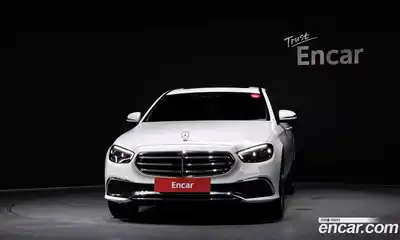 Mercedes-Benz E-Class 2023 2.0 Автомат в Москве № 177943, миниатюра 3