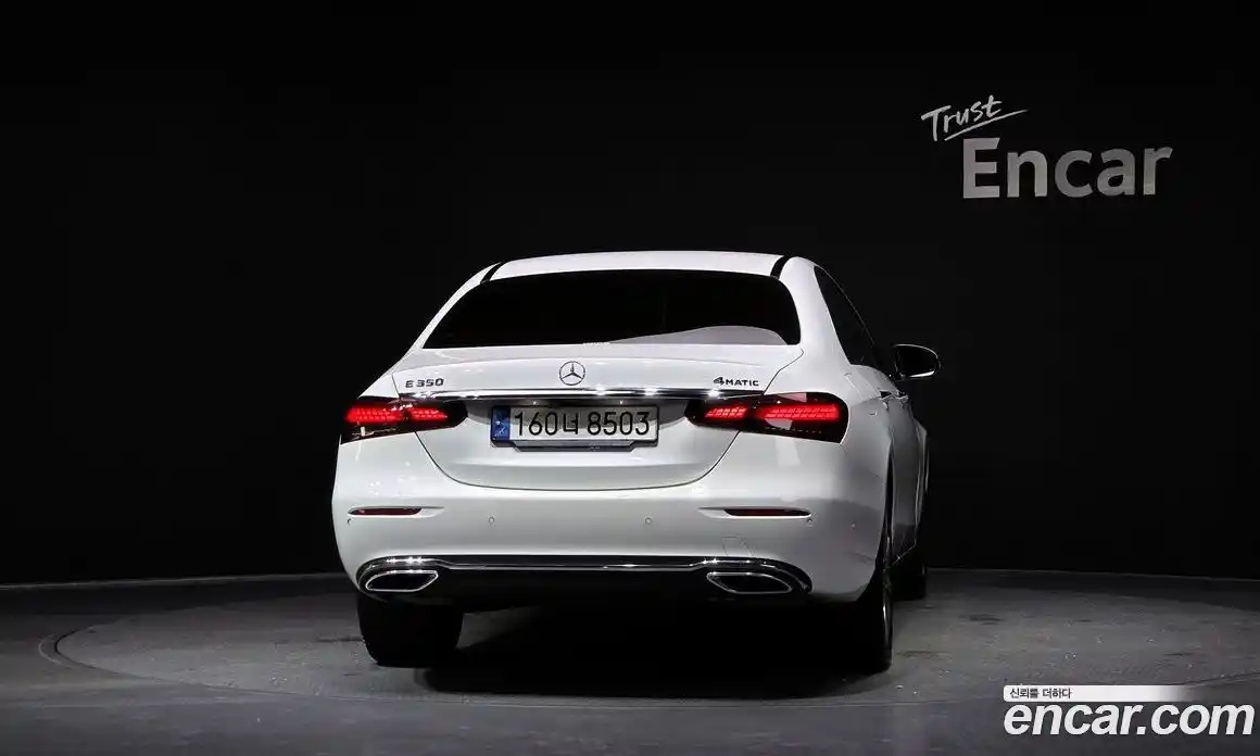 Mercedes-Benz E-Class 2023 2.0 Автомат в Москве № 177943, фото 4