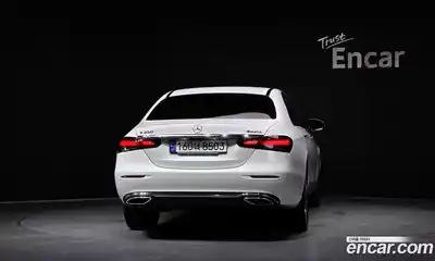 Mercedes-Benz E-Class 2023 2.0 Автомат в Москве № 177943, миниатюра 4