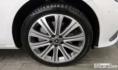 Mercedes-Benz E-Class 2023 2.0 Автомат в Москве № 177943, миниатюра 5