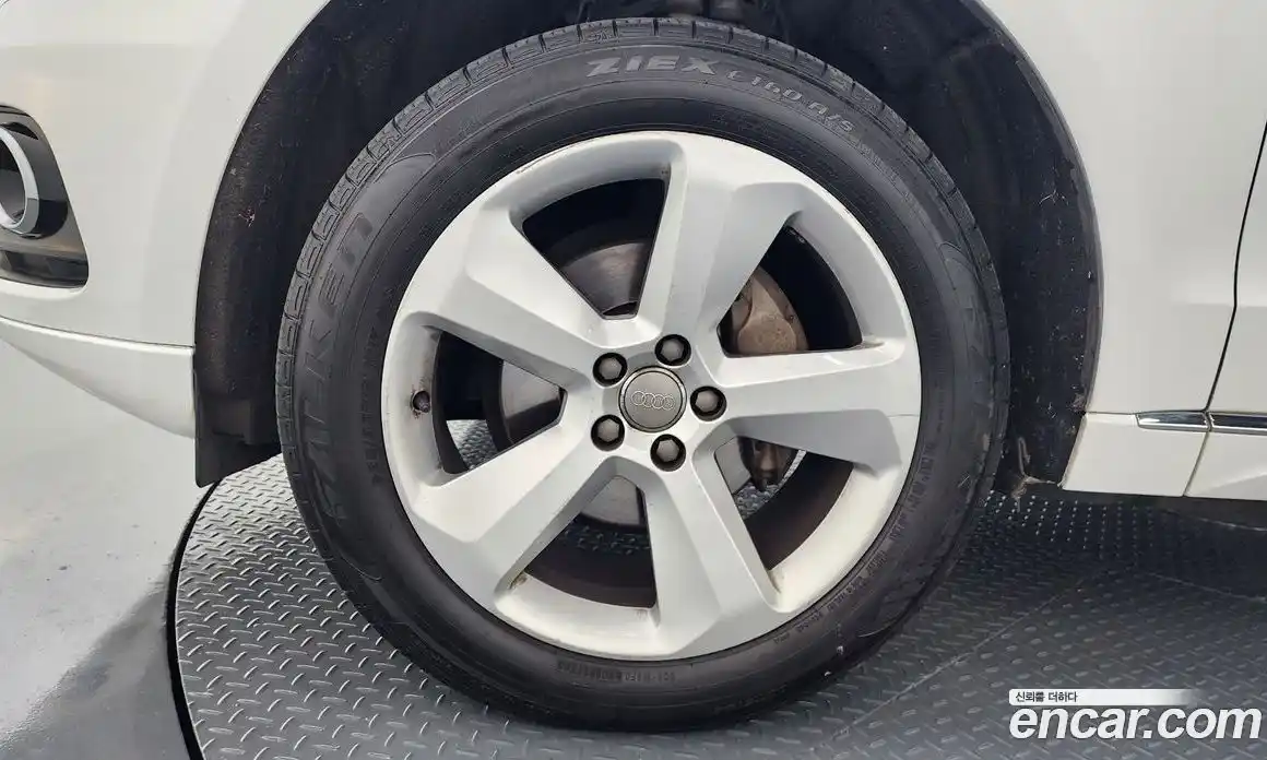 Audi Q5 2015 2.0 Автомат в Москве № 196675, фото 5