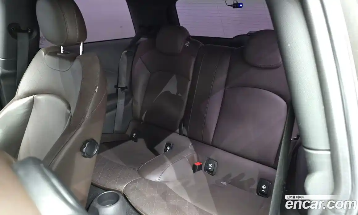 Mini Cooper 2015 1.5 Автомат в Москве № 198371, фото 12