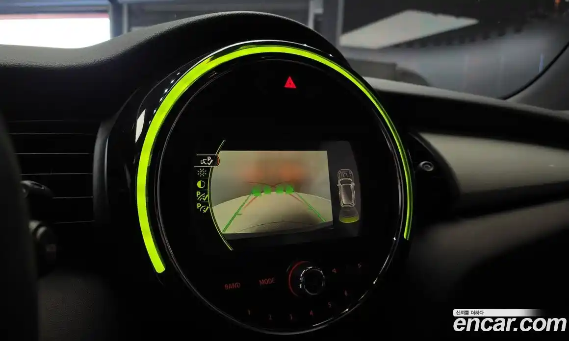 Mini Cooper 2015 1.5 Автомат в Москве № 198371, фото 15