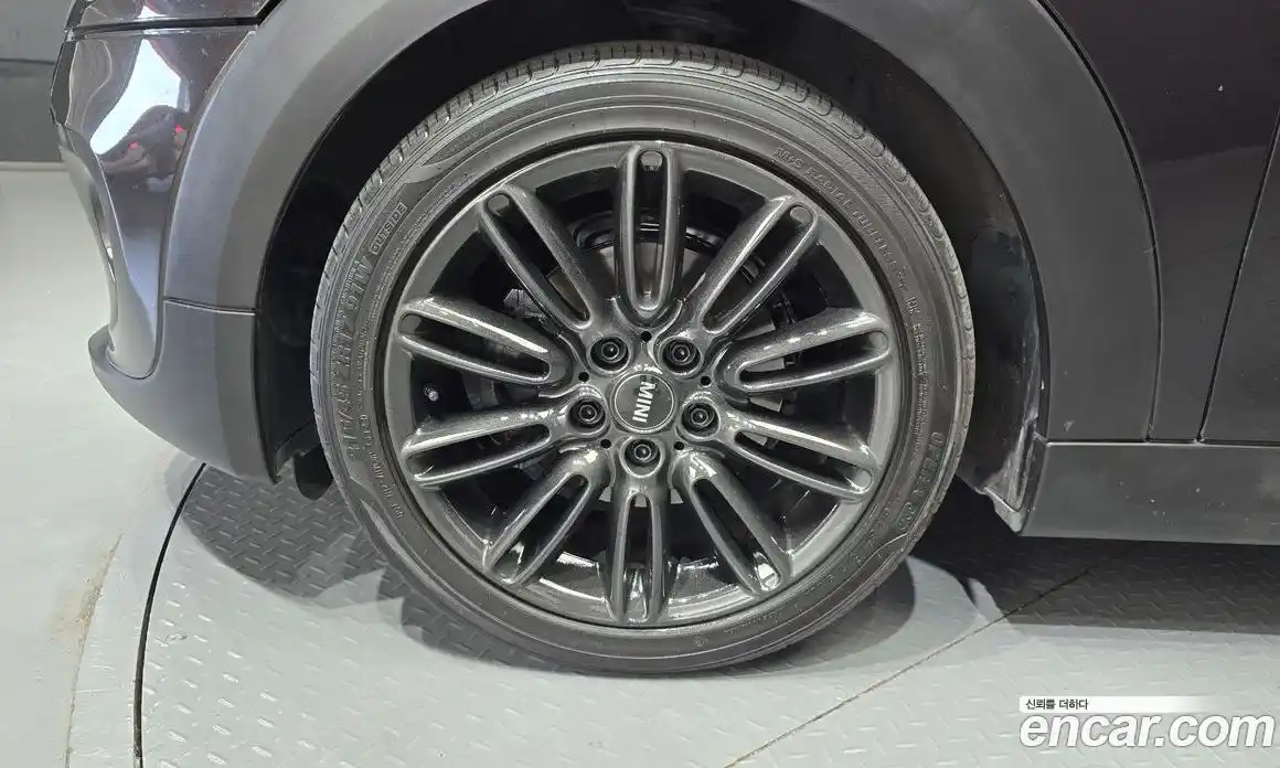 Mini Cooper 2015 1.5 Автомат в Москве № 198371, фото 5