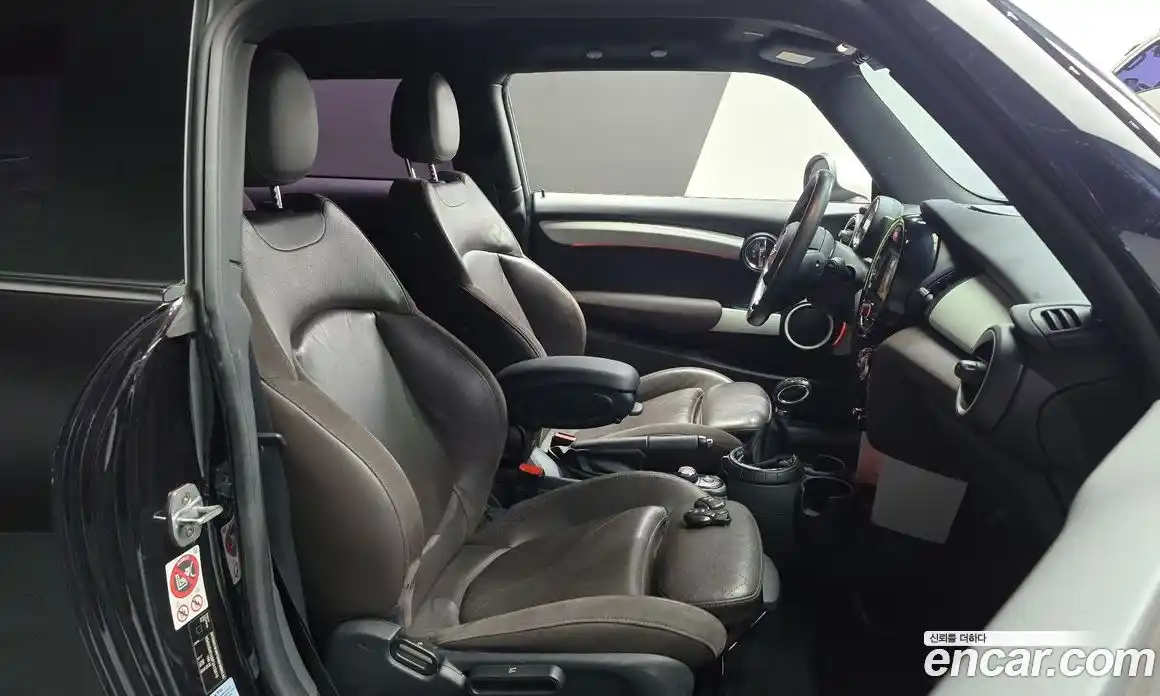 Mini Cooper 2015 1.5 Автомат в Москве № 198371, фото 10