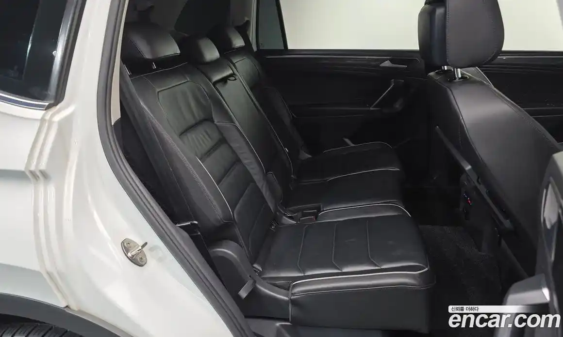 Volkswagen Tiguan 2020 2.0 Автомат в Москве № 215344, фото 12