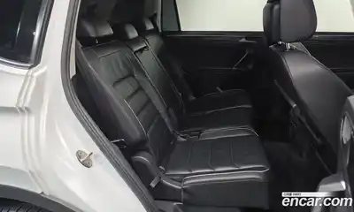 Volkswagen Tiguan 2020 2.0 Автомат в Москве № 215344, миниатюра 12