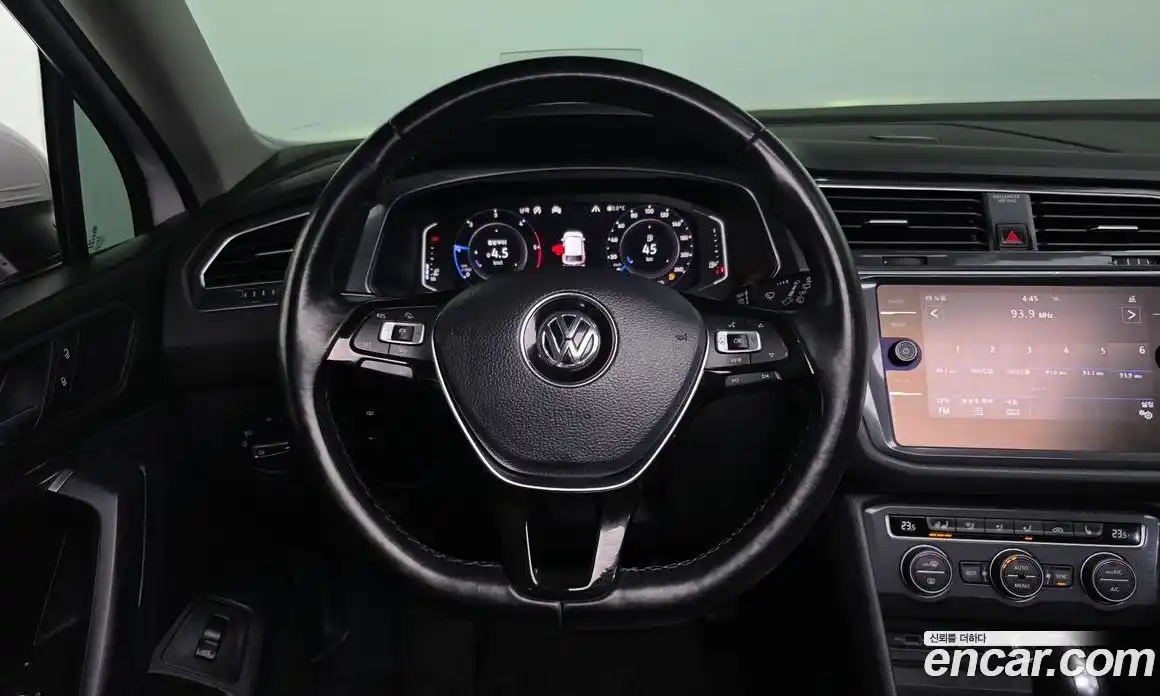 Volkswagen Tiguan 2020 2.0 Автомат в Москве № 215344, фото 13