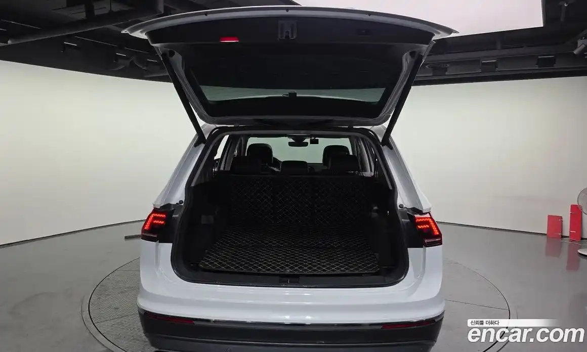 Volkswagen Tiguan 2020 2.0 Автомат в Москве № 215344, фото 20