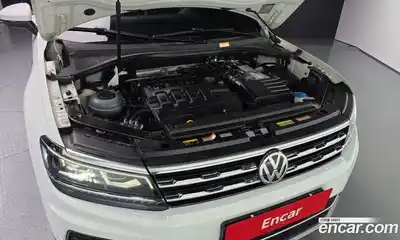 Volkswagen Tiguan 2020 2.0 Автомат в Москве № 215344, миниатюра 6