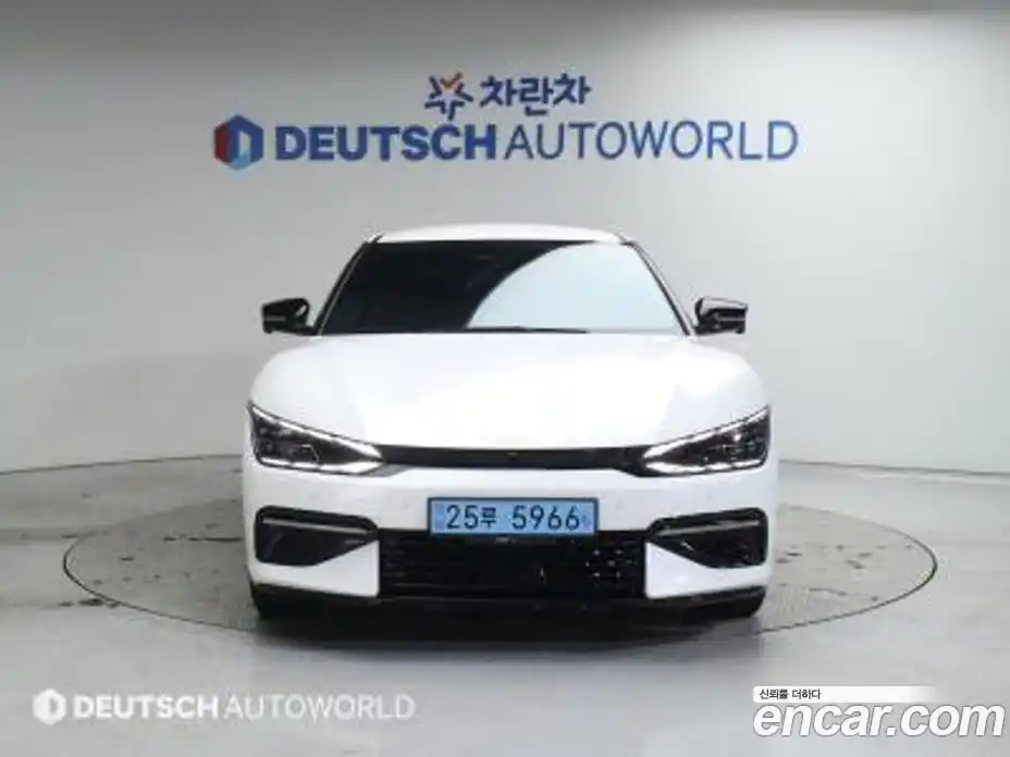 Kia EV6 2023 Автомат в Москве № 50753, фото 3