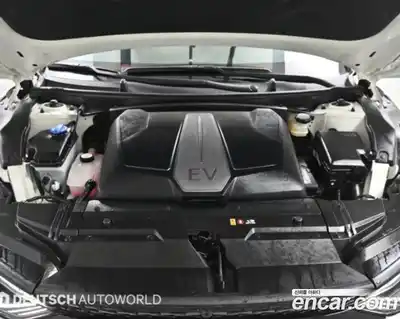 Kia EV6 2023 Автомат в Москве № 50753, миниатюра 6