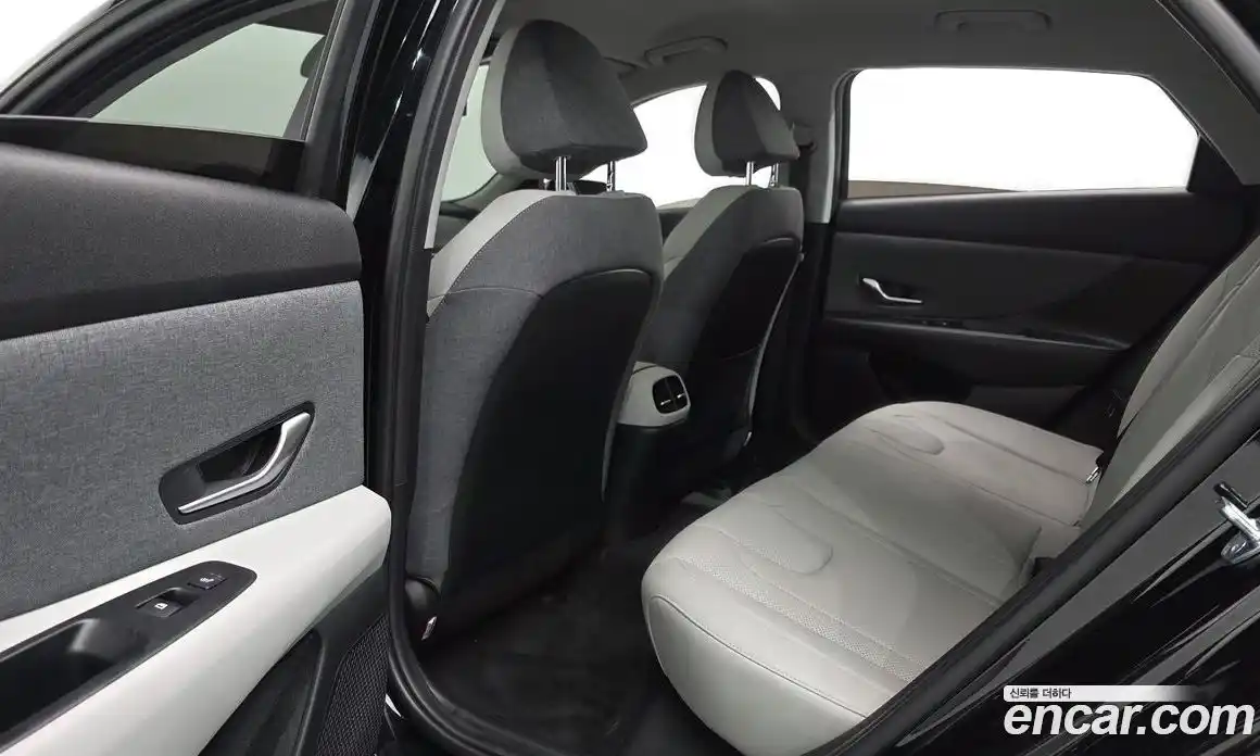 Hyundai Avante 2022 1.6 Автомат в Москве № 714581, фото 11