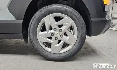 Hyundai Kona 2023 1.6 Автомат в Москве № 714940, миниатюра 5