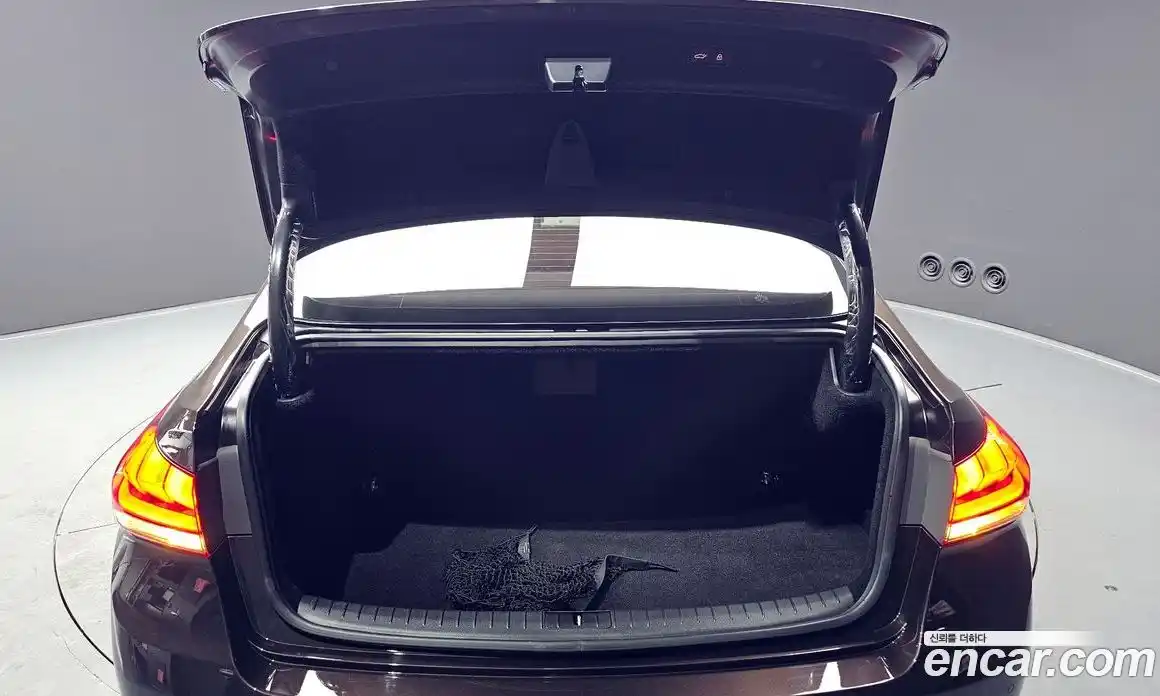 Hyundai Genesis 2016 3.3 Автомат в Москве № 715227, фото 20