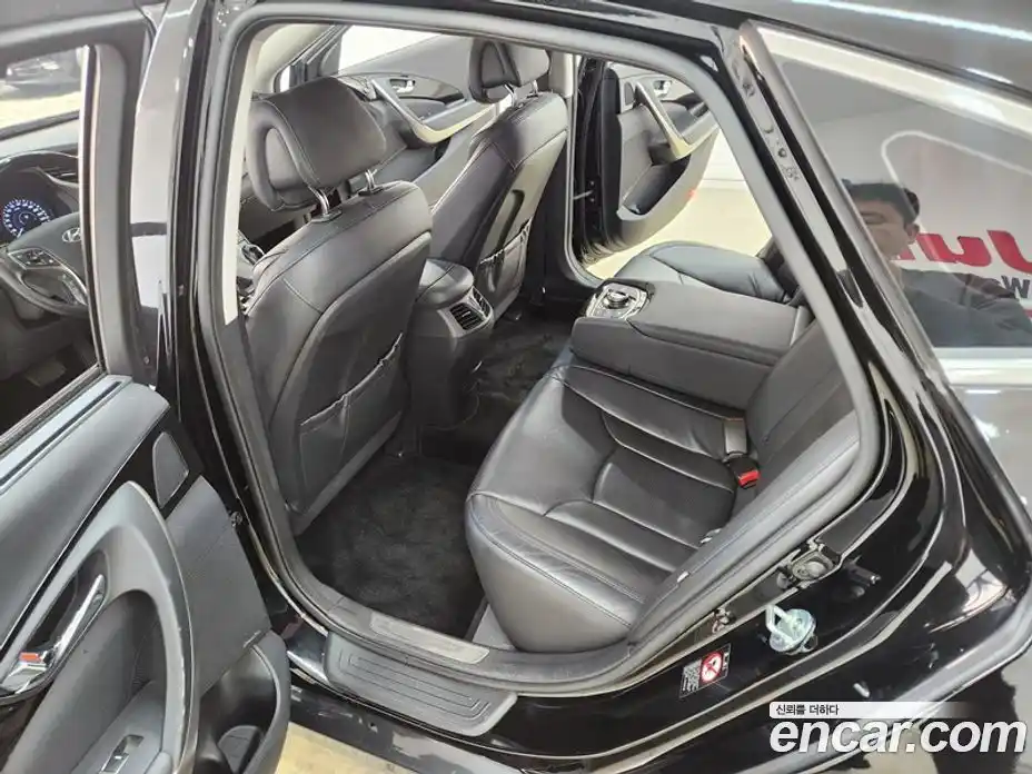 Hyundai Grandeur 2011 3.0 Автомат в Москве № 715228, фото 14