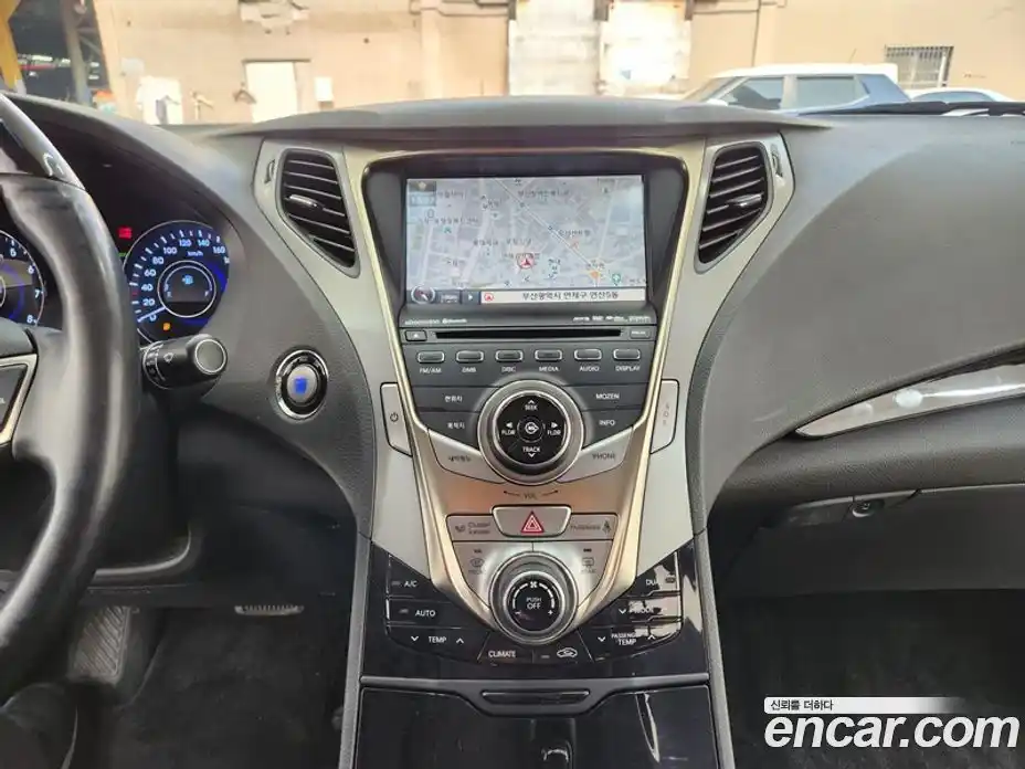 Hyundai Grandeur 2011 3.0 Автомат в Москве № 715228, фото 18