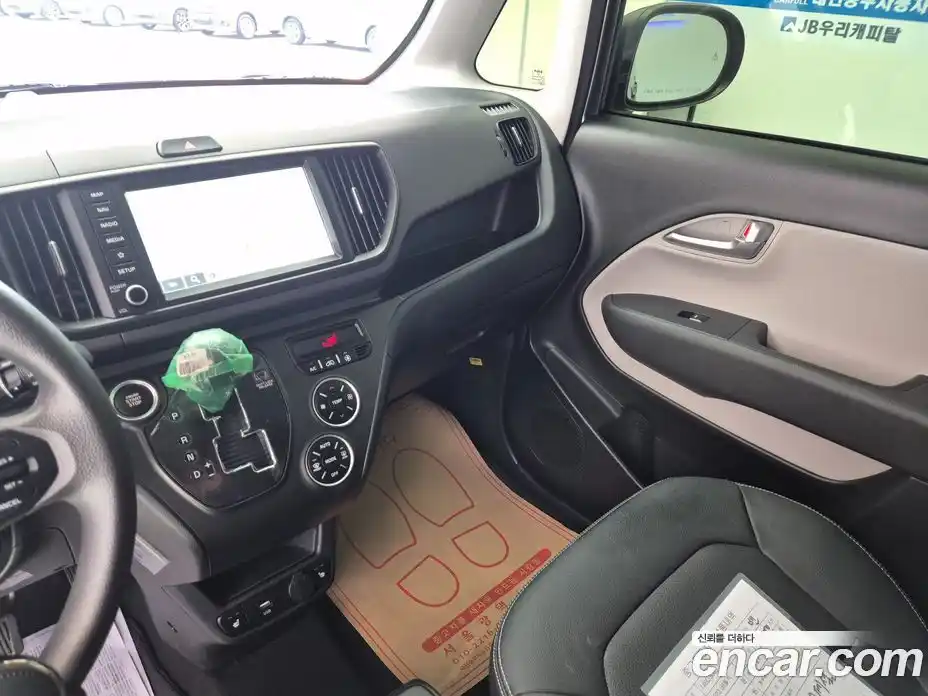 Kia Ray 2023 1.0 Автомат в Москве № 716469, фото 14