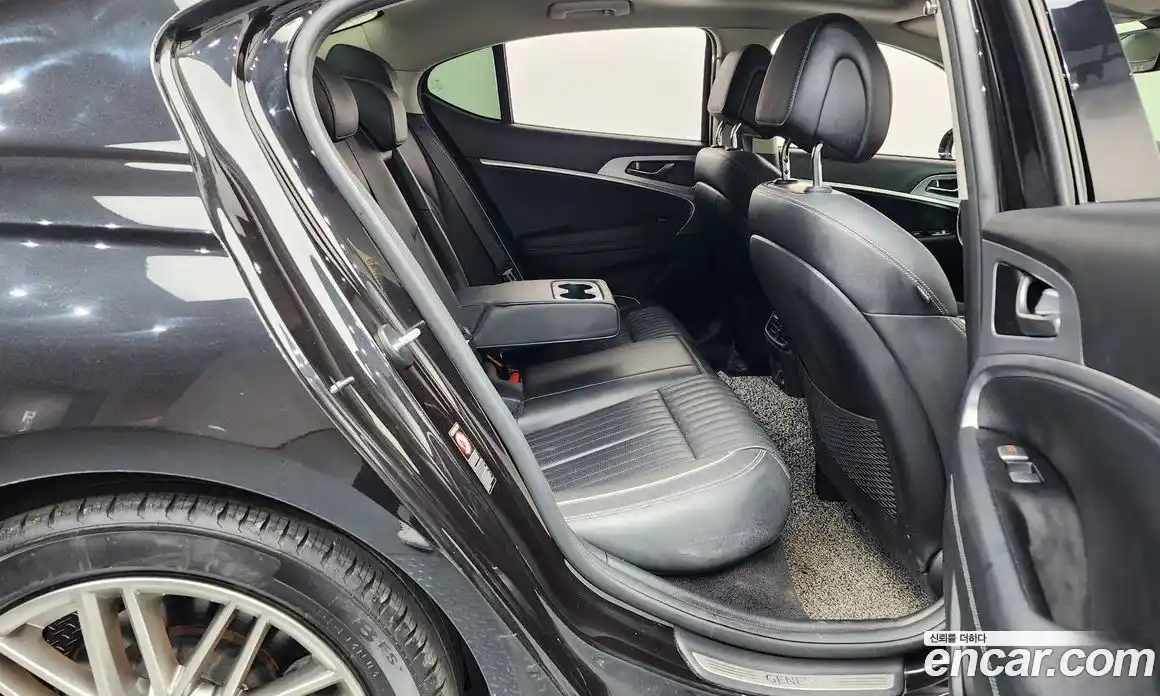 Genesis G70 2017 2.0 Автомат в Москве № 717146, фото 12