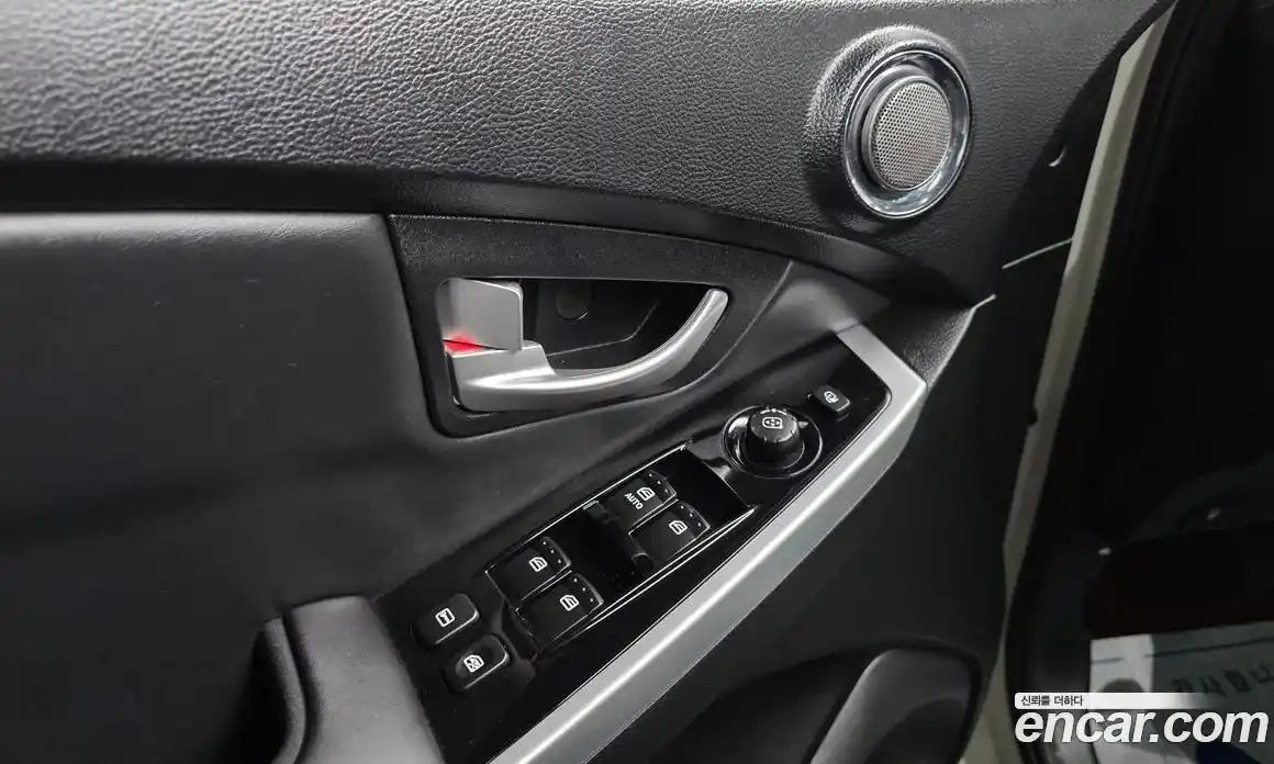 SsangYong Korando 2015 2.0 Автомат в Москве № 718301, фото 16