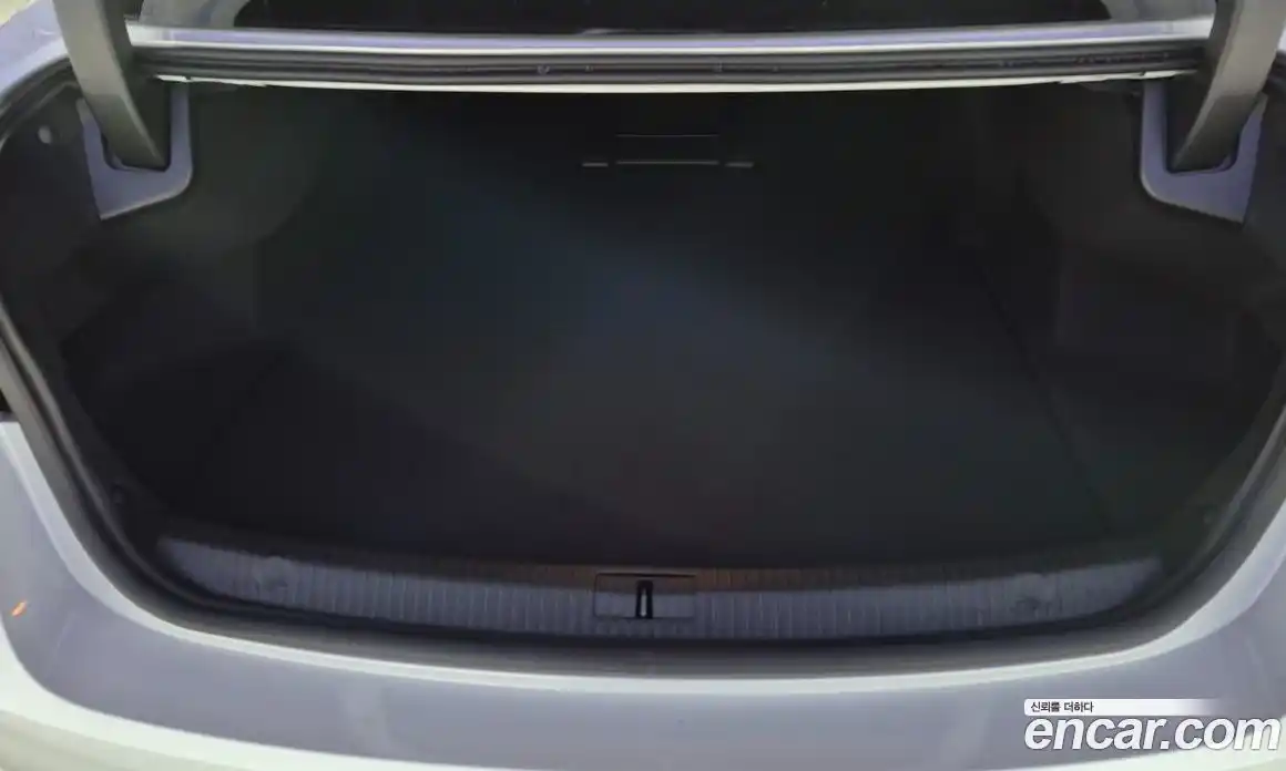 Renault SM6 2024 2.0 Автомат в Москве № 719709, фото 17