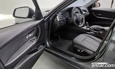 BMW 3-Series 2018 2.0 Автомат в Москве № 720594, миниатюра 11